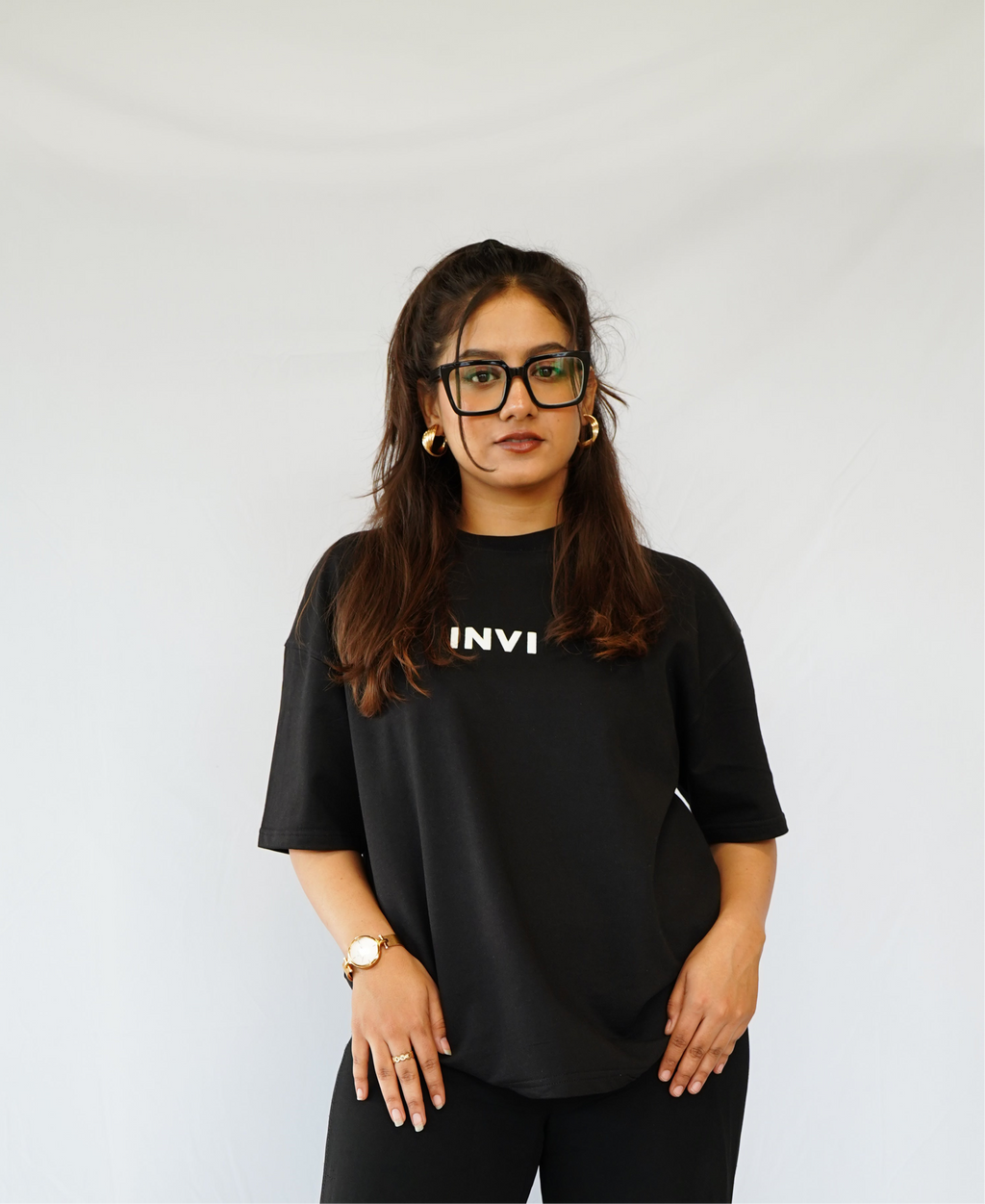 VERSATILE TEE