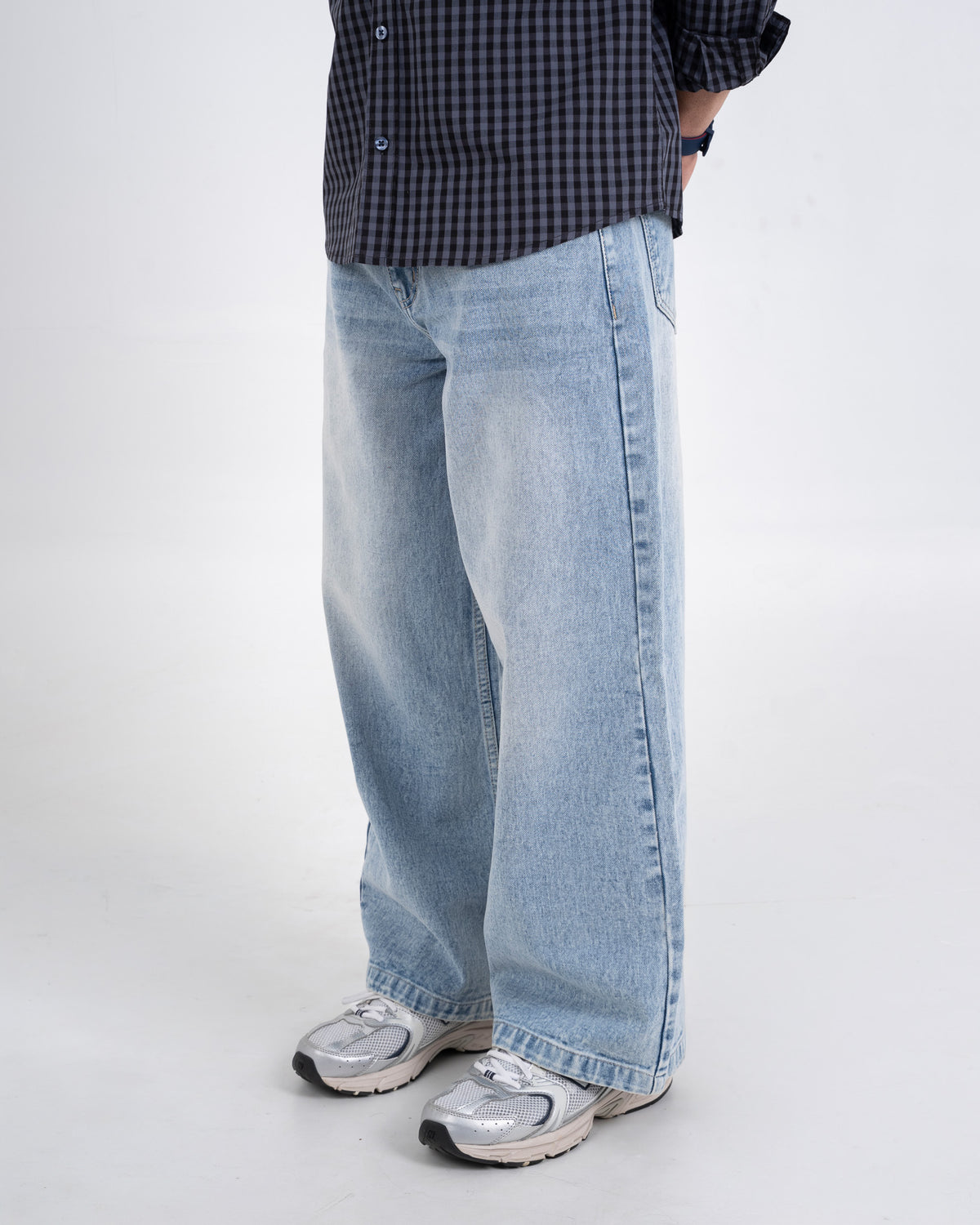 LIGHT BLUE BAGGY JEANS