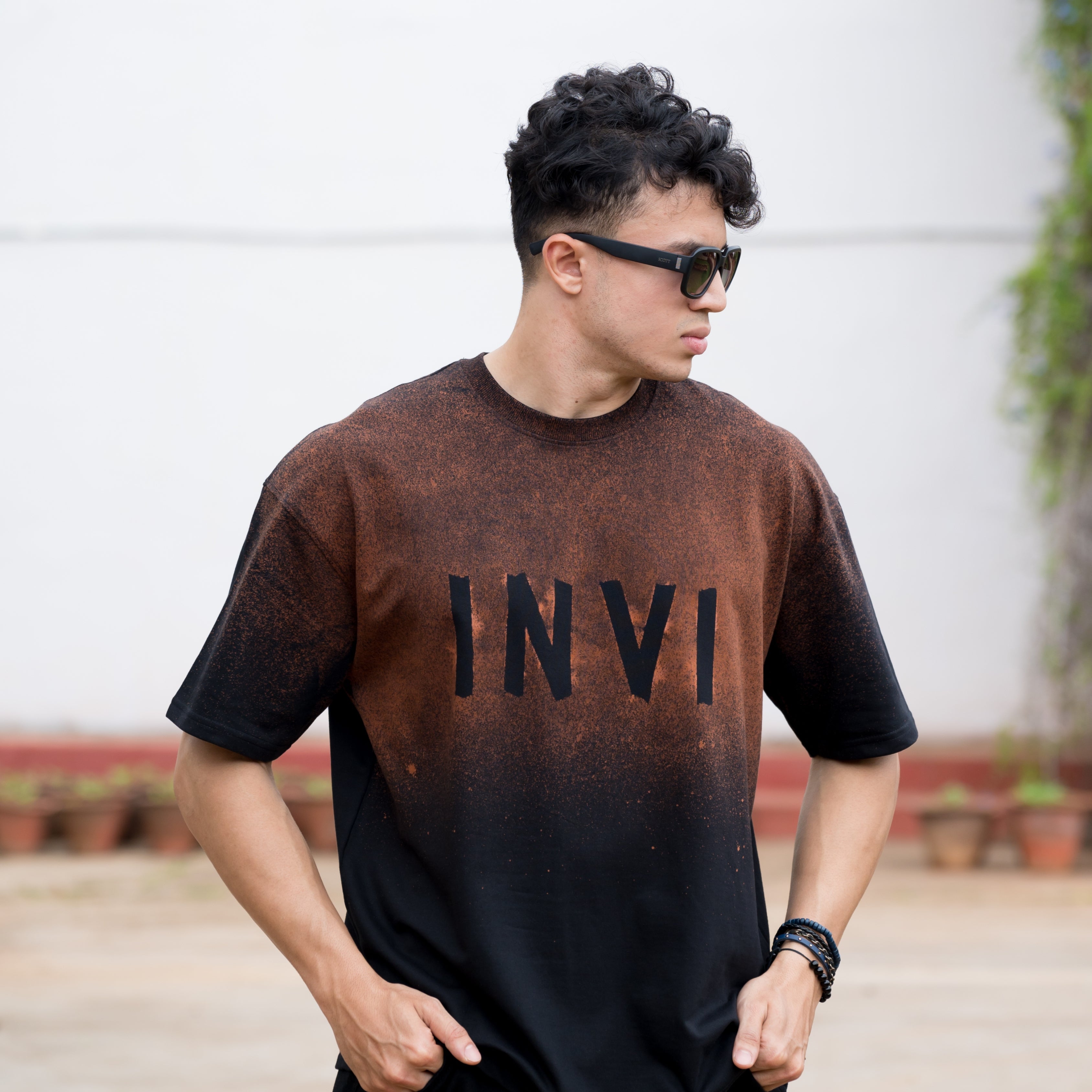 RUSTIC TEE