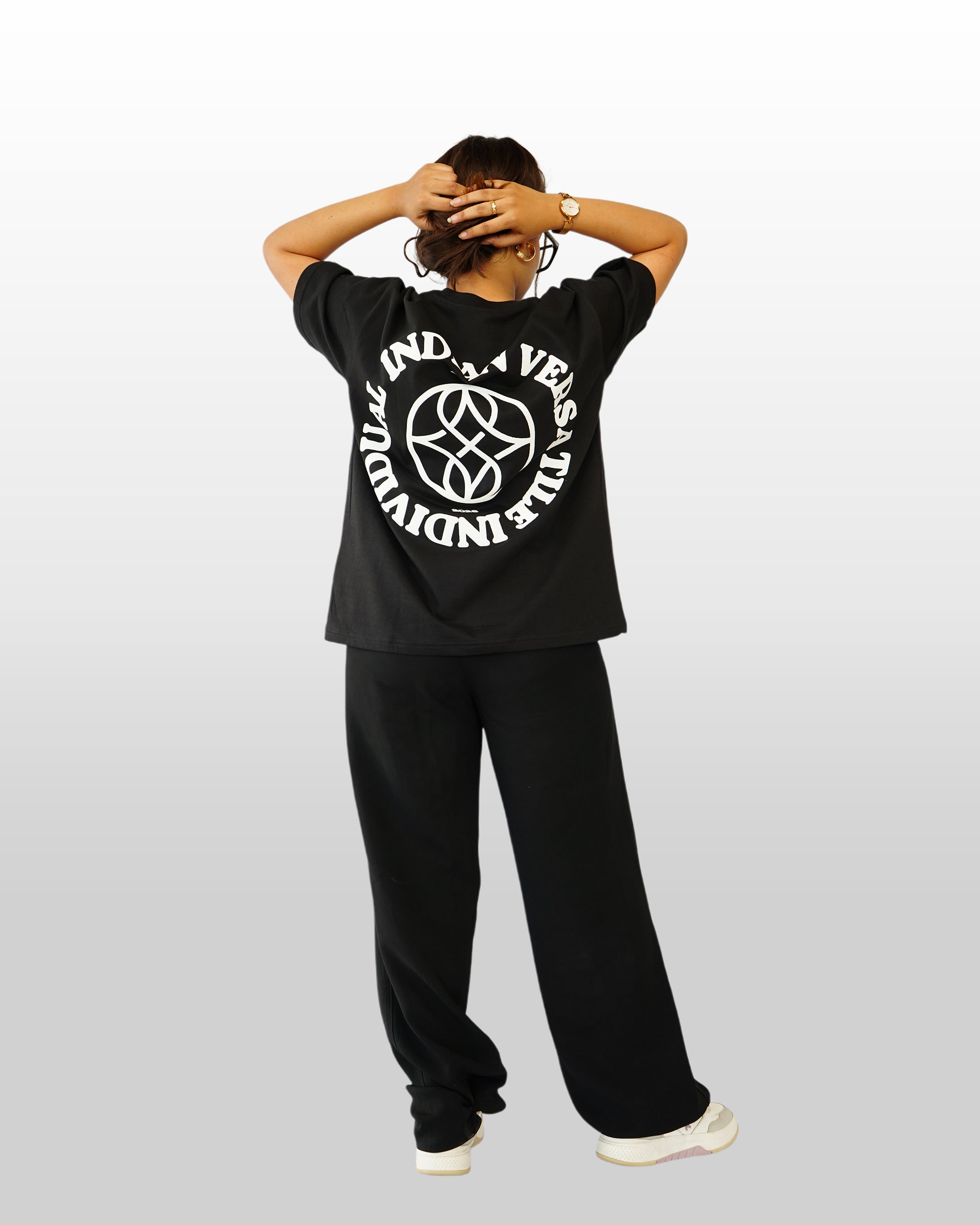 VERSATILE TEE