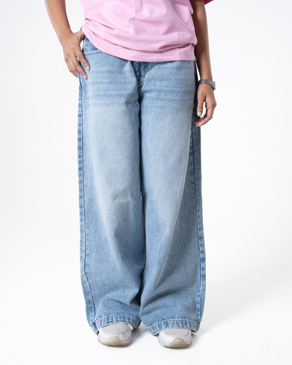 LIGHT BLUE BAGGY JEANS