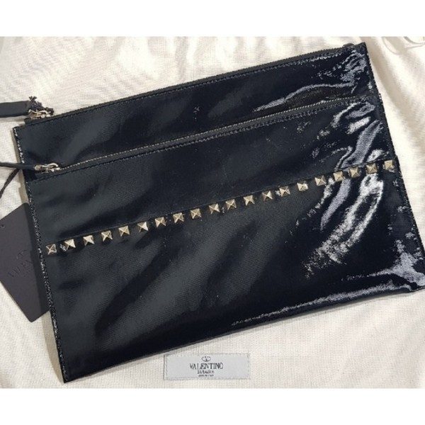 VALENTINO(발렌티노) B0697 JZM 0NO 락스터드 클러치백