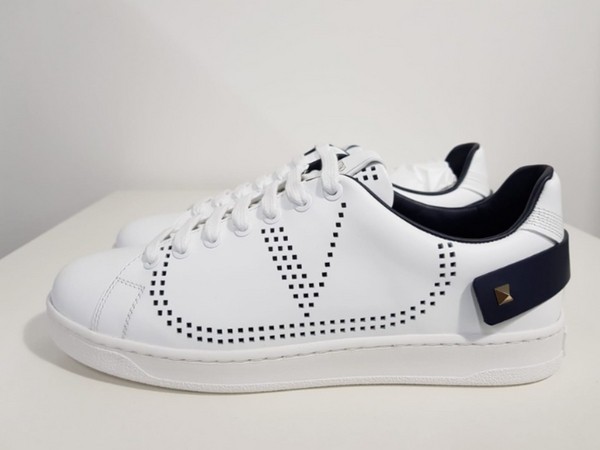 19FW VALENTINO(발렌티노) 2S0C04 DYH M15 V로고 스니커즈