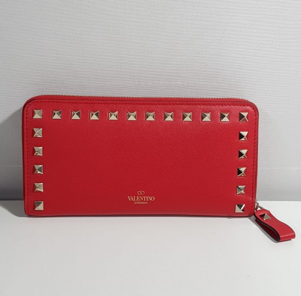 19FW VALENTINO(발렌티노) P0645 BOL JU5 락스터드 장지갑