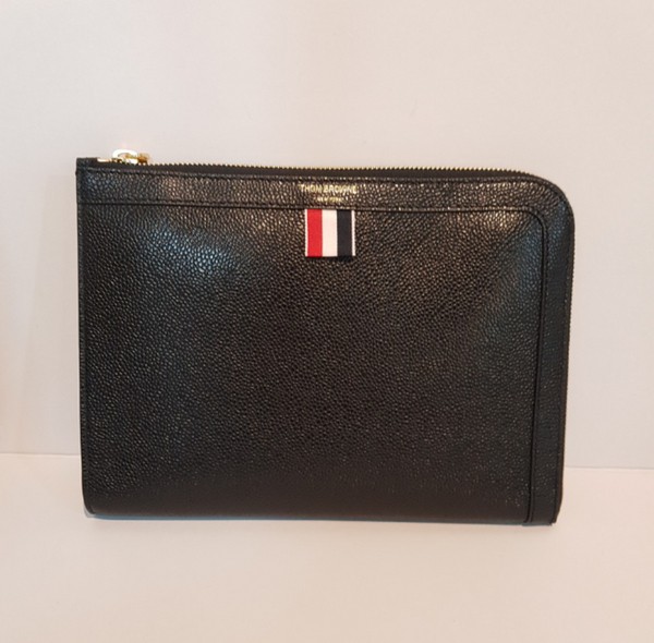 THOM BROWNE(톰브라운) MAC072A 00198 001삼선 그레인 클러치