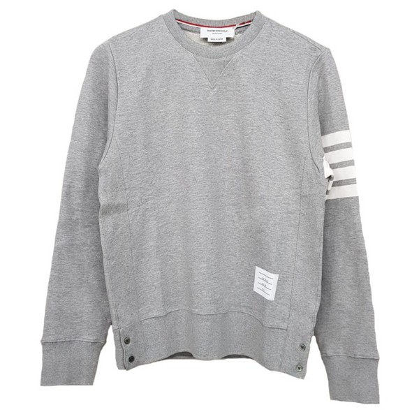 THOM BROWNE(톰브라운) MJT021H 00535 068 사선 완장 맨투맨