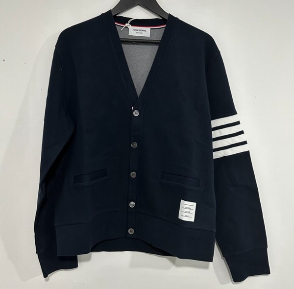 THOM BROWNE(톰브라운) MJT325A J0008 415 바시티 사선가디건