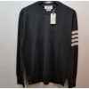 THOM BROWNE(톰브라운) MKA002A Y1014 022사선완장 맨투맨