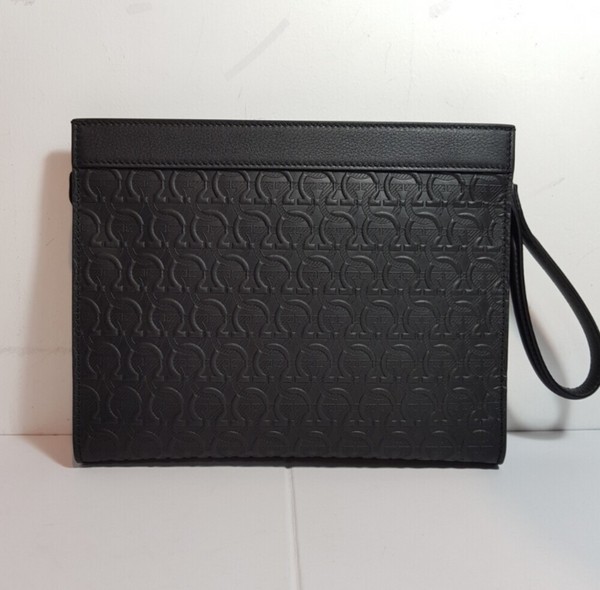 FERRAGAMO(페라가모) 24A422 723758 엠보 간치니 클러치